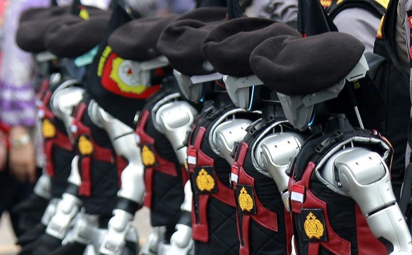 polri-memamerkan-sejumlah-jenis-robot-dalam-parade-teknologi-robotik-di-puncak-hari-bhayangkara-ke-79-monas-jakarta-selasa-172-1751349358101_169