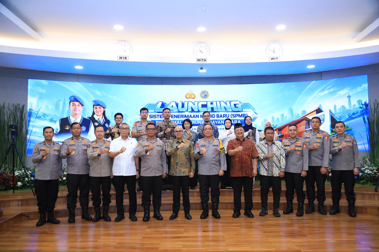 Wakapolri dan Jajaran Pengurus SMA KTB